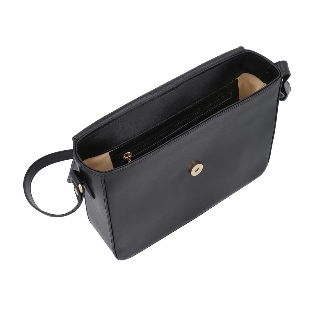 Faris Leather Shoulder Bag – magnetic closure fastening