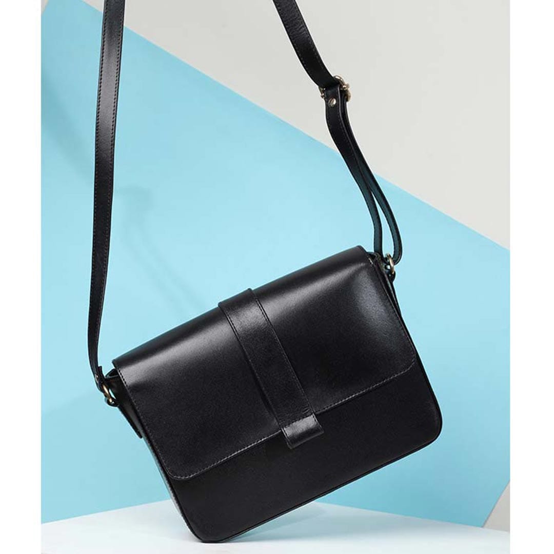 Faris Leather Shoulder Bag – one zip pocket inside