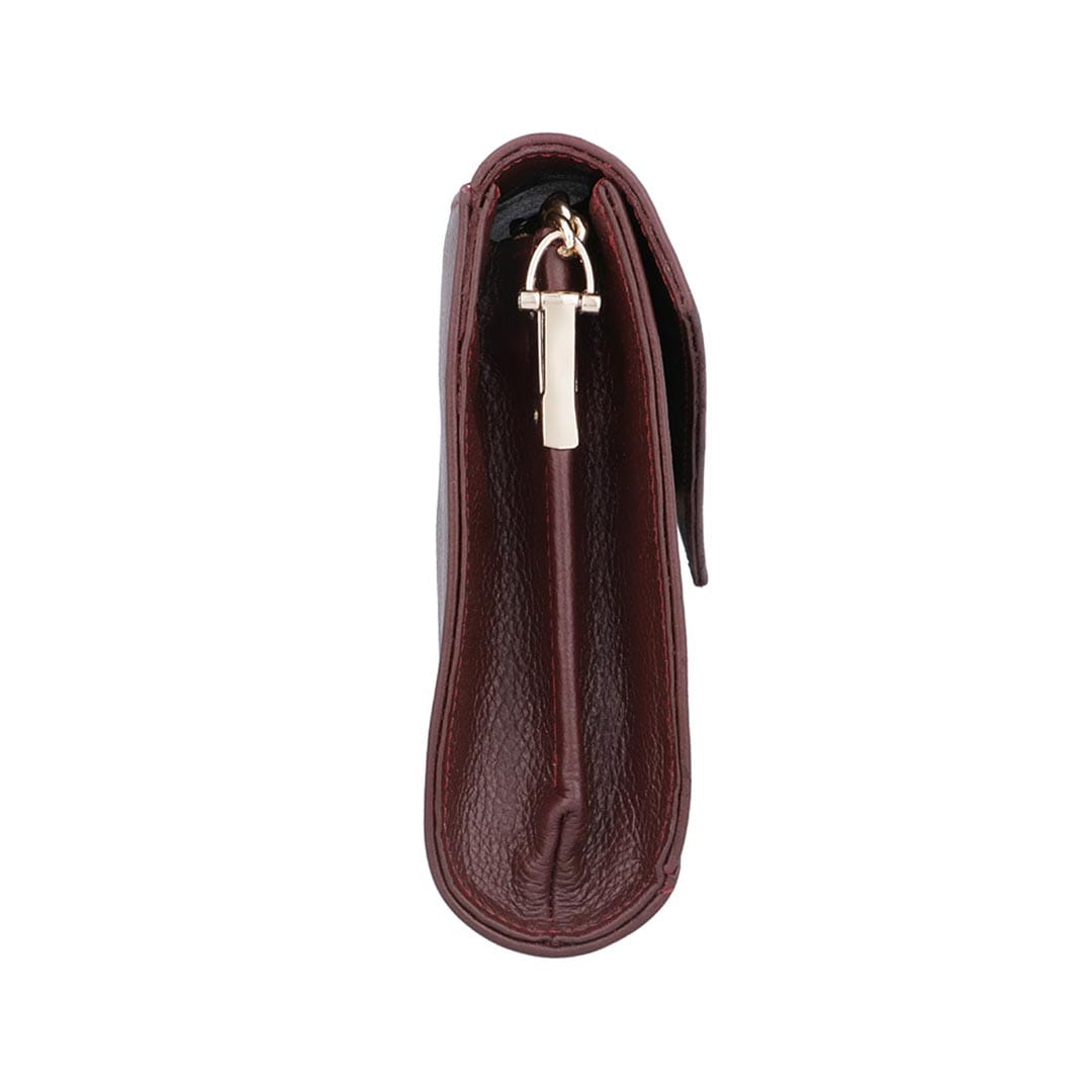 Amber Leather Flap Messenger Bag – magnetic flap fastening