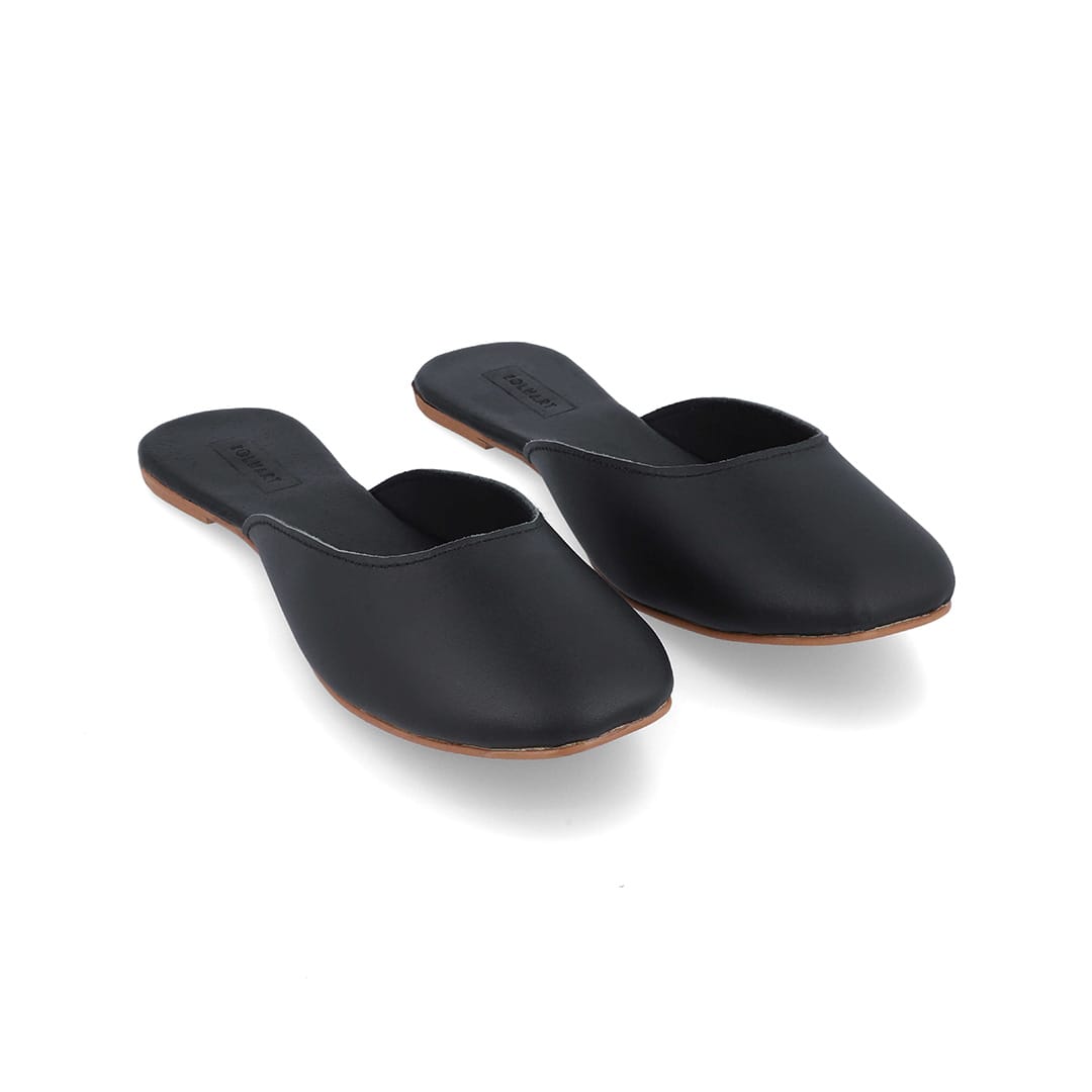 Isla Black Leather Mule – leather and rubber sole